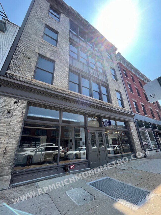 Interior Photo - 1322 W Broad St