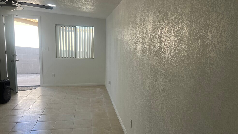 Building Photo - 4011 Placita Ave