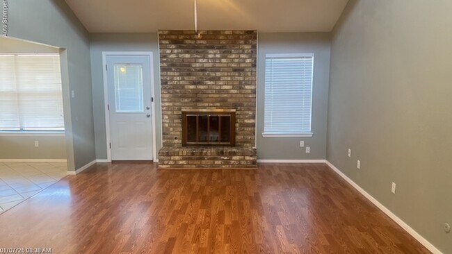 Building Photo - 3700 Dauphine Ct