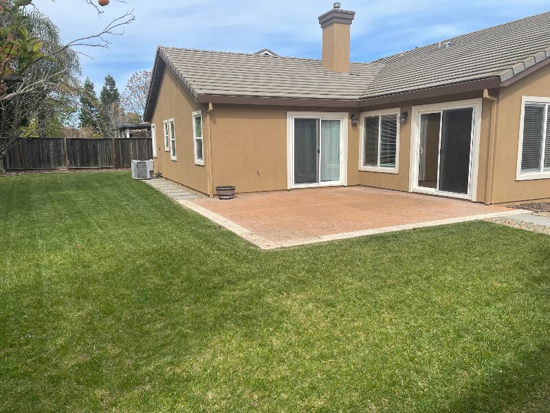 Building Photo - 1610 Bello Dr