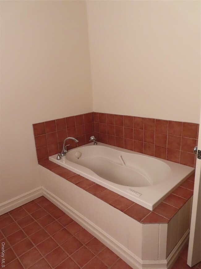 Building Photo - 71 Railroad Ave