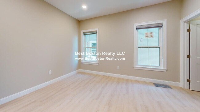 Building Photo - 231 Highland Ave