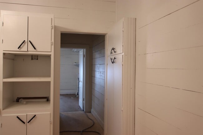 Building Photo - 170 S 4th St