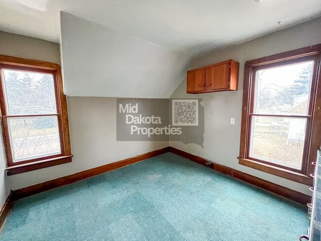 Building Photo - 735 S Wisconsin St