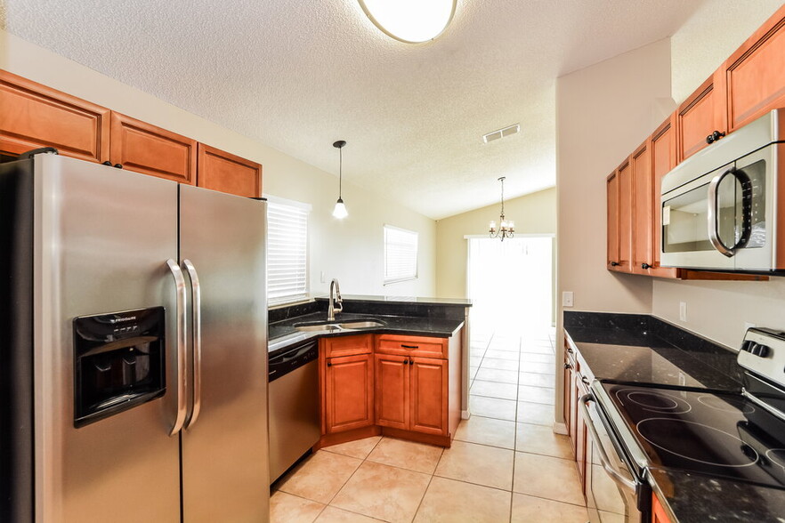 Building Photo - 3246 Bellingham Dr