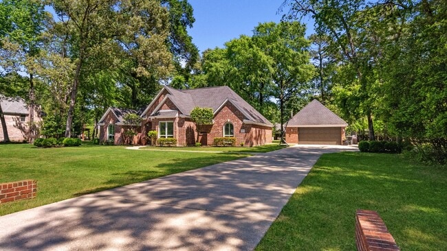 Building Photo - 502 Garrett Dr