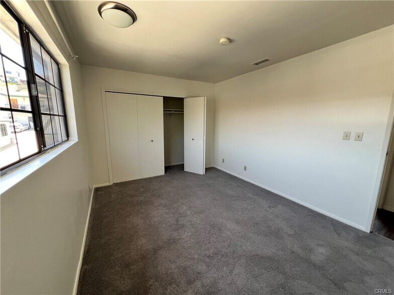 Building Photo - 5034 Templeton St