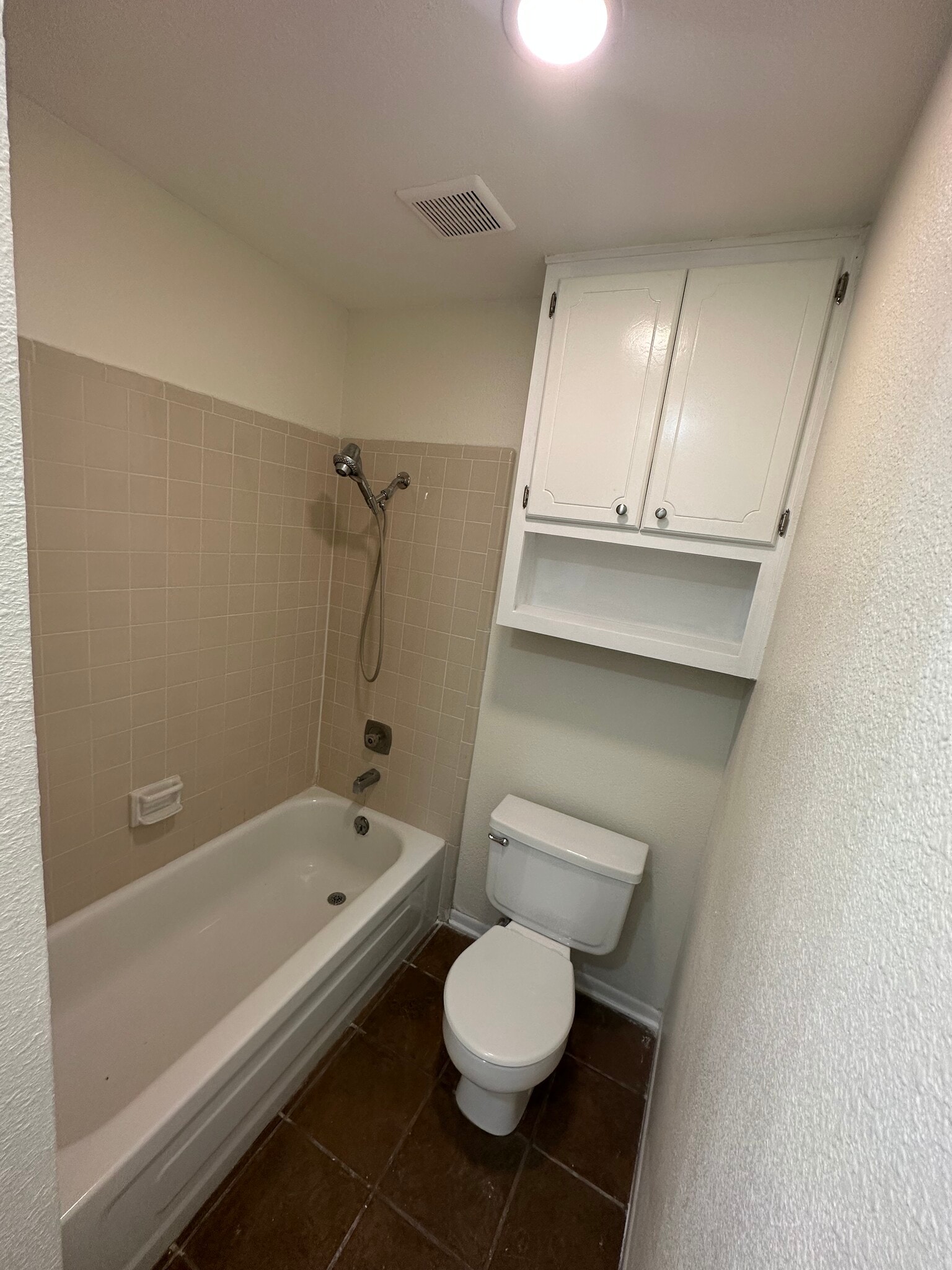 Building Photo - 517 Versailles St