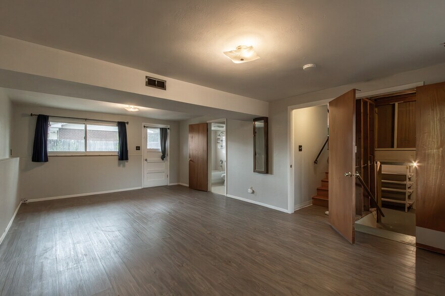 Building Photo - 17 McBurney Blvd