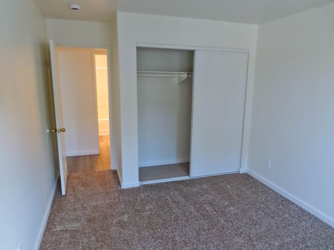 Building Photo - 3 bed, 2 bath Condo in San Diego's Linda V...