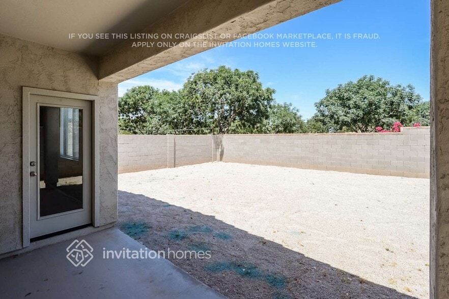 Building Photo - 3881 S Dew Drop Ln