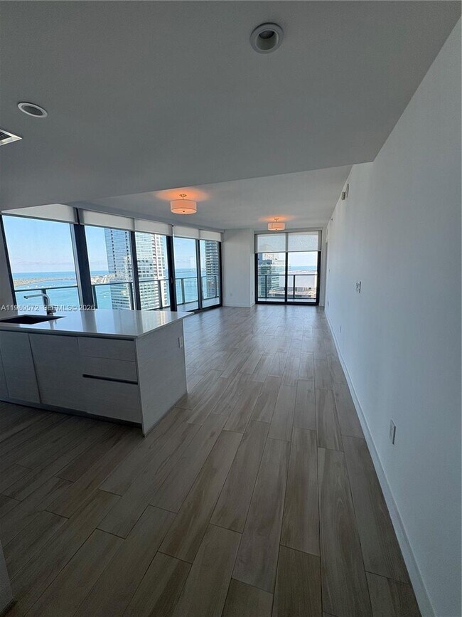 Building Photo - 1300 S Miami Ave