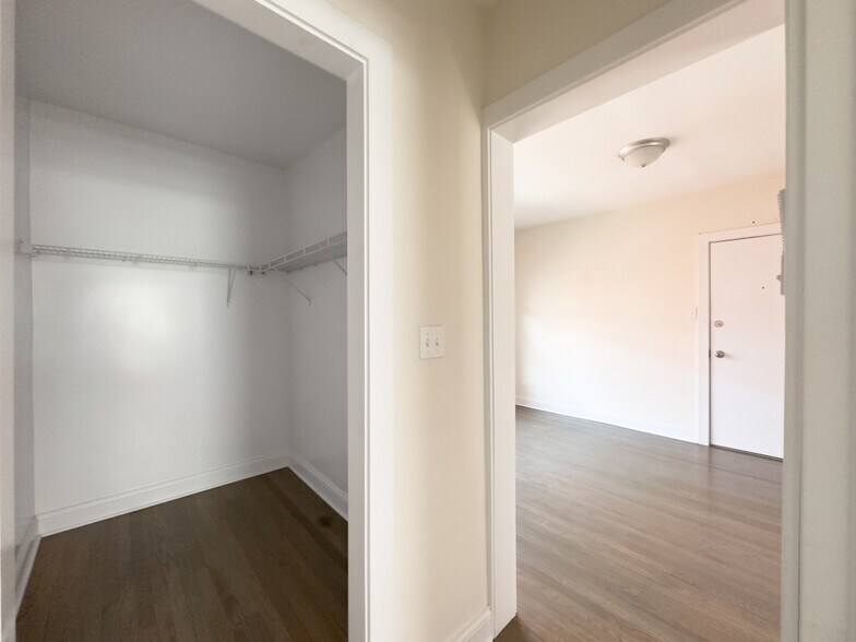 Building Photo - 2641 N Spaulding Ave
