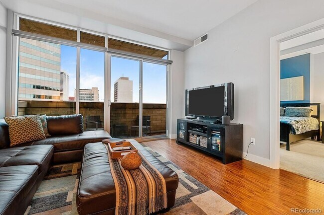 Building Photo - 2001 Lincoln St