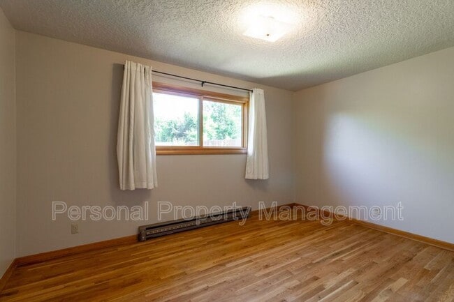 Building Photo - 4705 NW Harney St