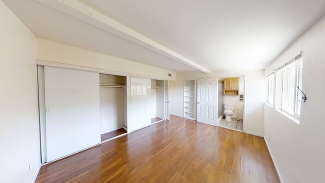 Building Photo - 4BR/2BA house with View, private yard! (Le...