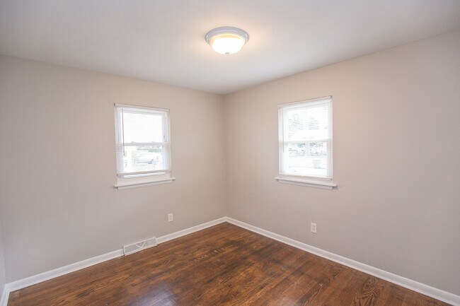 Building Photo - 9275 Hickory St