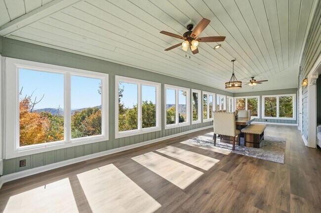 Building Photo - FULLY FURNISHED! Magnificent Panoramic Views!!