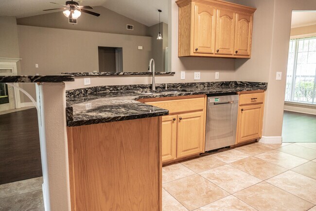 Building Photo - 211 Foxchase Way