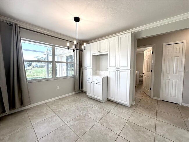 Building Photo - 73 Santarem Cir