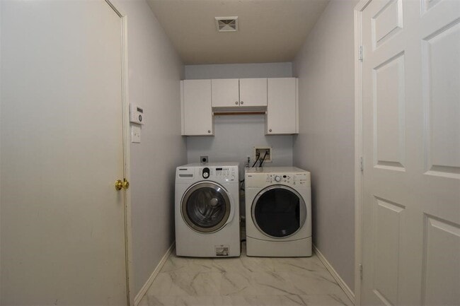 Building Photo - 16122 Speyburn Ct