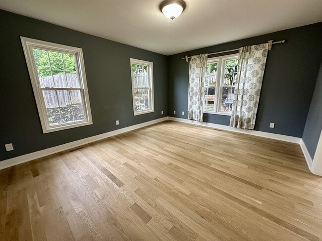 Building Photo - 2739 Woodley Pl