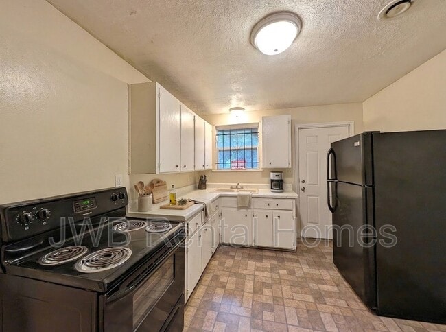 Building Photo - 1864 W 13th St