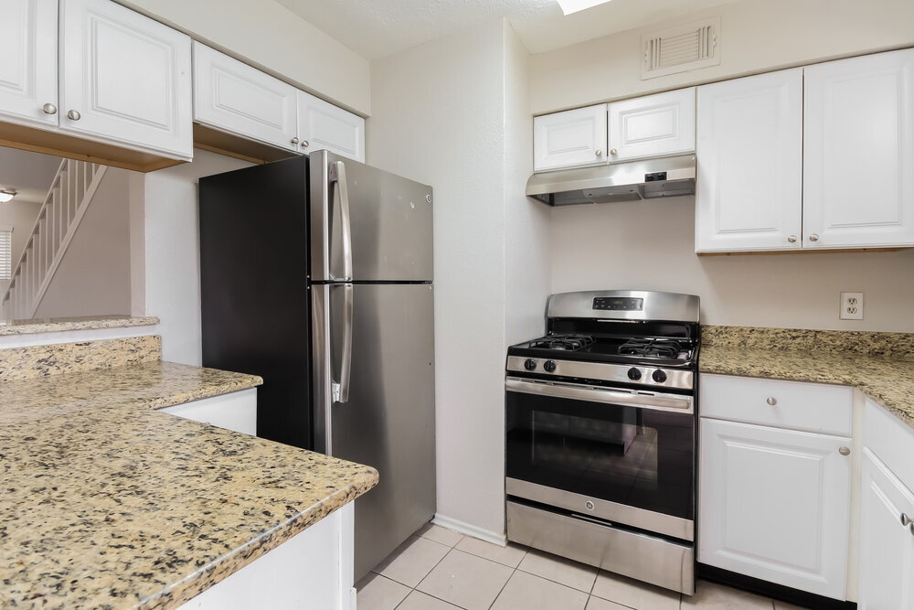 Building Photo - 16111 Rosenridge Dr