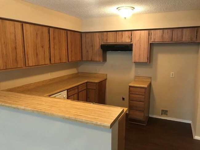 Building Photo - 11983 Bob White Dr