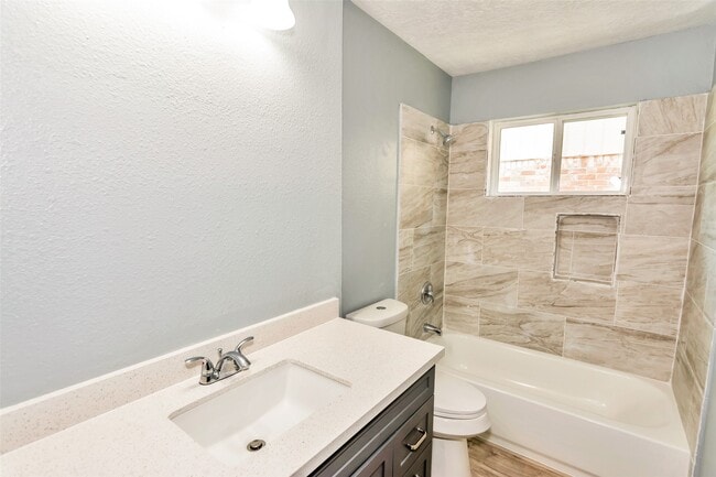 Building Photo - 16223 Brinkwood Dr
