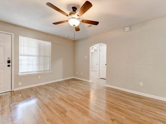 Building Photo - 2321 Terrace Dr