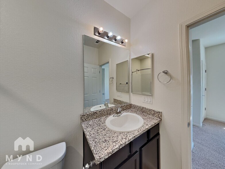 Building Photo - 2988 Silver River Ln