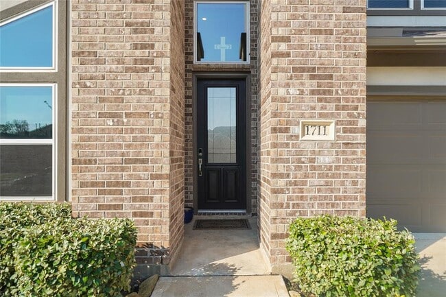 Building Photo - 1711 Country Air Ln