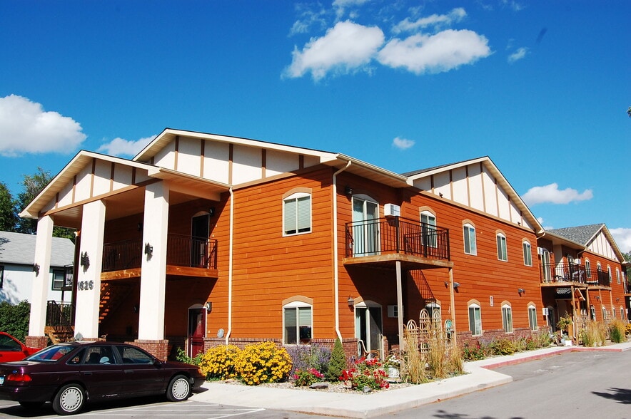 Building Photo - 1632 Evergreen Dr