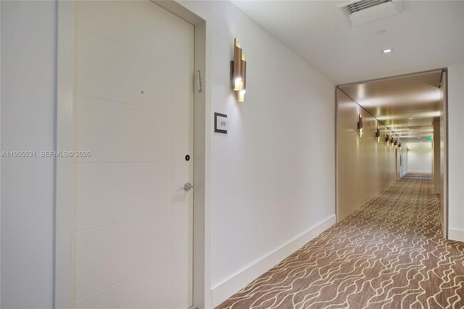 Building Photo - 2960-2960 NE 207th St