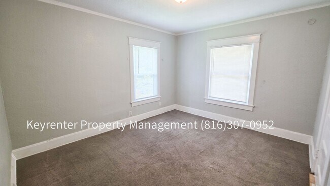 Building Photo - Welcome Home to This Bright & Inviting 4 Bed, 2 Bath