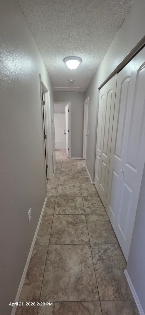 Building Photo - Charming 3BR/2BA Bradenton Home with Extra Storage & Parking