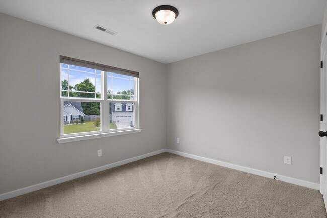 Building Photo - Bridgeport Beauty with Bonus Room