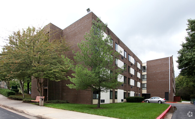 Primary Photo - Village Oaks Apartments