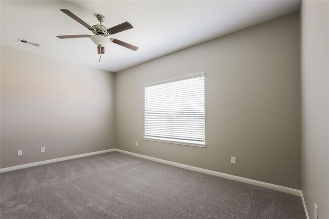 Building Photo - 23119 Bellini Dr