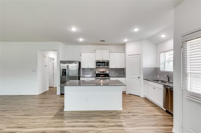 Building Photo - 1641 Catahoula Dr