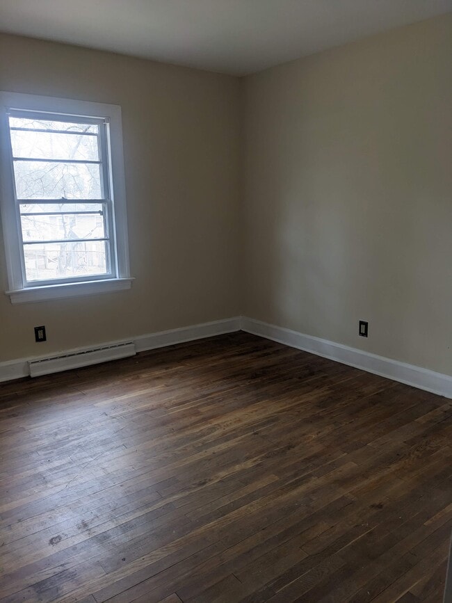 Building Photo - 1115 Woodrow St S