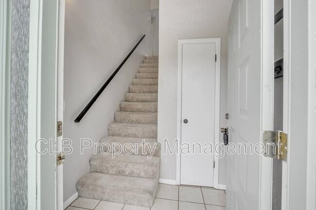 Building Photo - 114 Blue Heron Dr