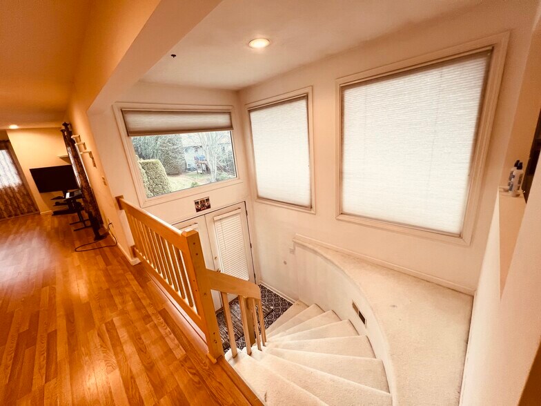 Building Photo - 46 Algonquin Trl