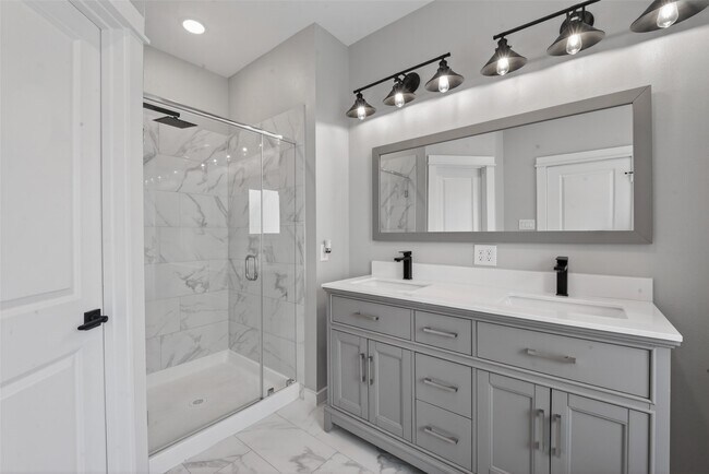 Building Photo - 8458 Berry Green Ln
