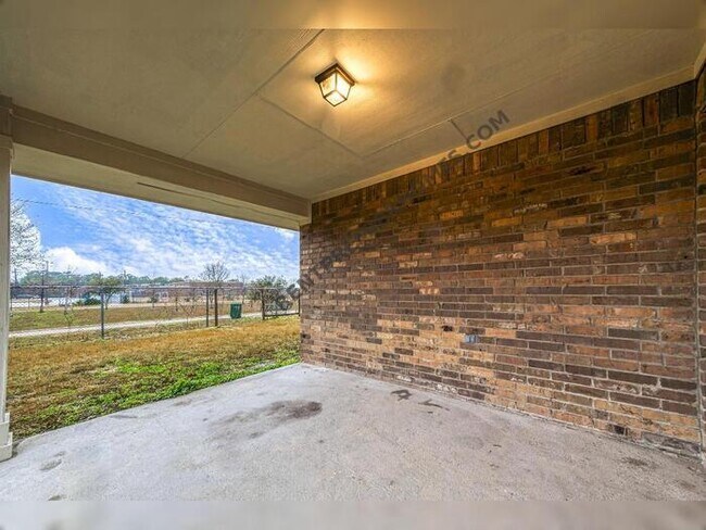 Building Photo - 9035 Melody Park Ln