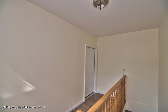 Building Photo - 533 Quincy Ave