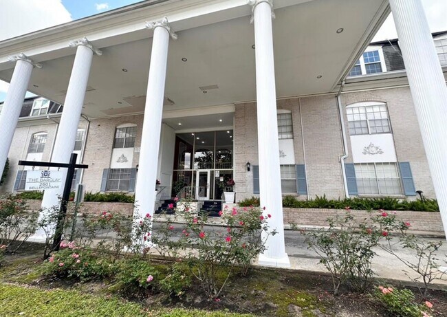 Primary Photo - 2601 Bellefontaine St