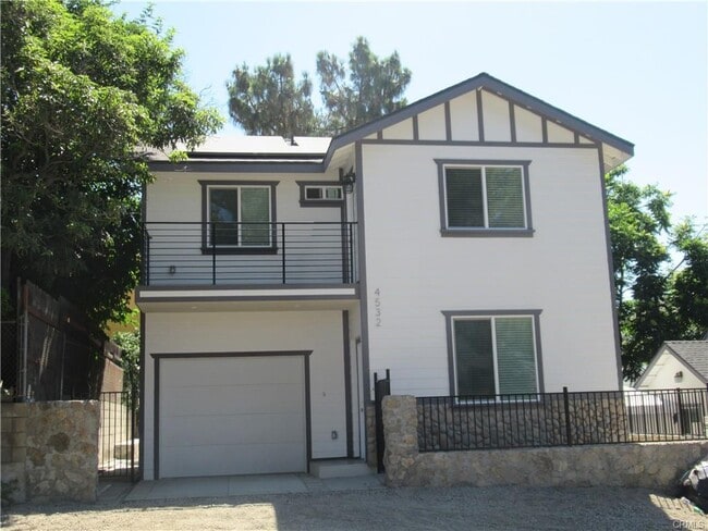 Building Photo - 4532 Sharon Ave
