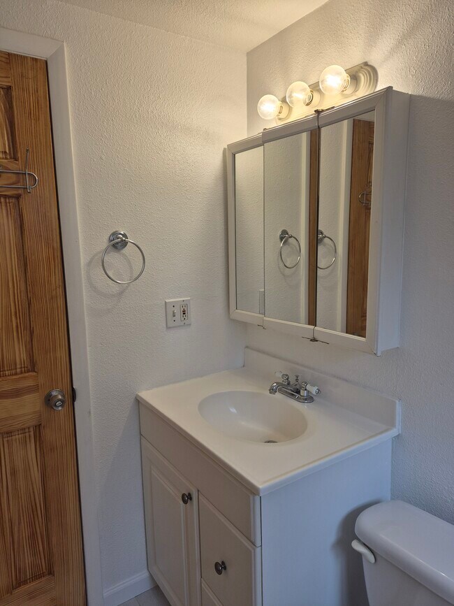 Building Photo - 155 S Pennsylvania St